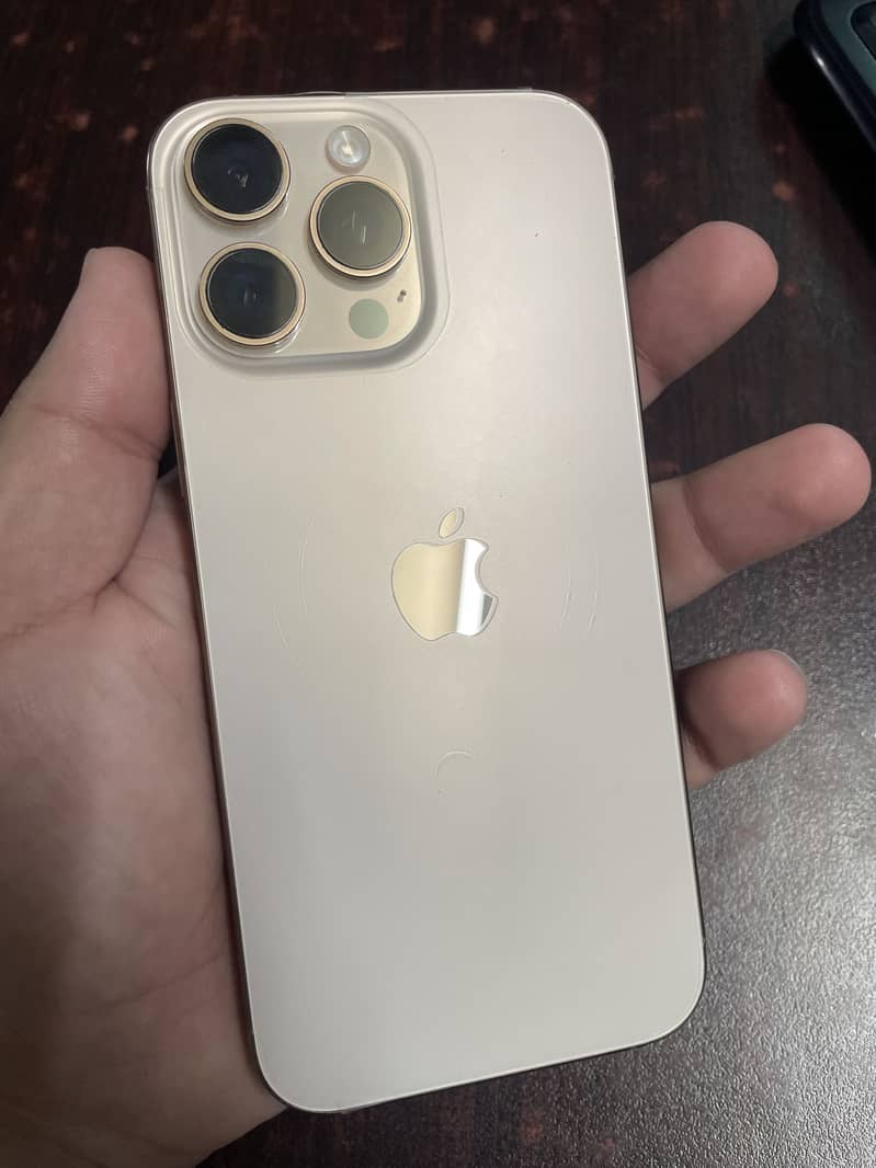 Apple iPhone 16 Pro Max 2
