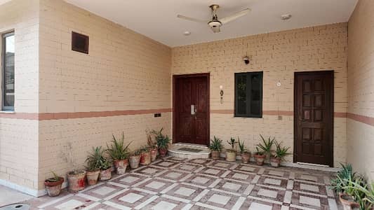 10 Marla House Is Available For Sale