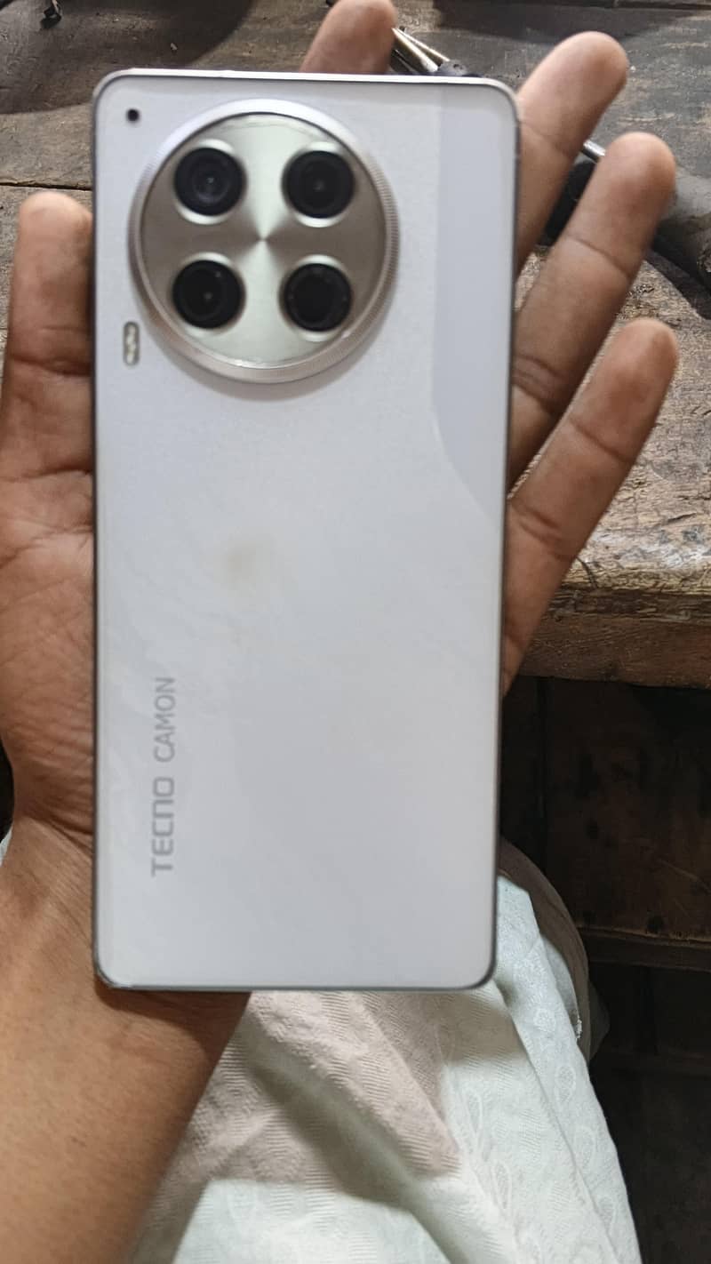 Tecno CAMON 30 1