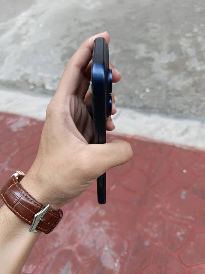 Apple iPhone 17 Pro Max 2