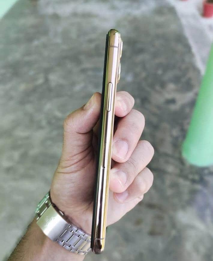 Apple iPhone 11 Pro 2