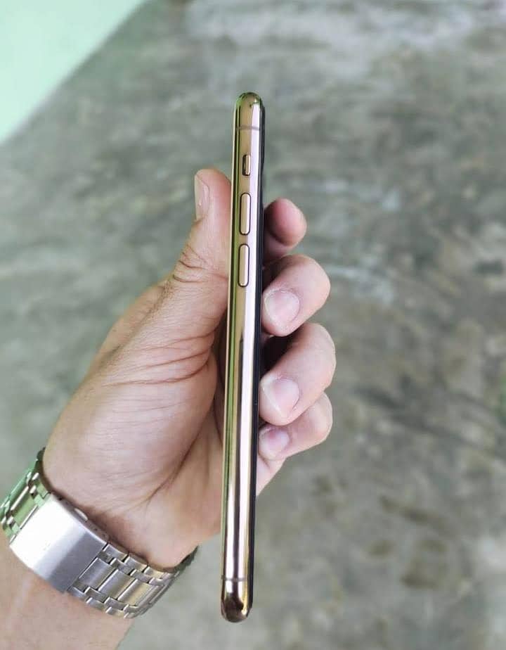 Apple iPhone 11 Pro 3