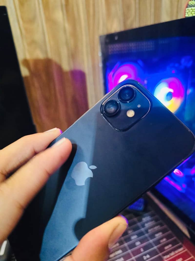 Apple iPhone 12 0
