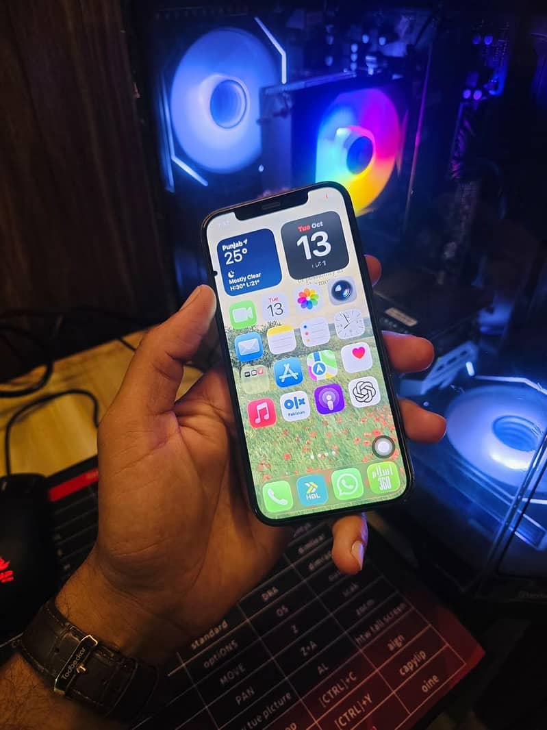 Apple iPhone 12 3