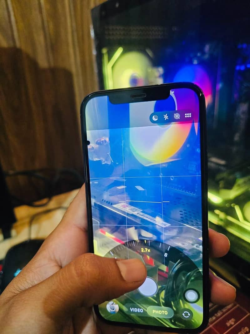Apple iPhone 12 7