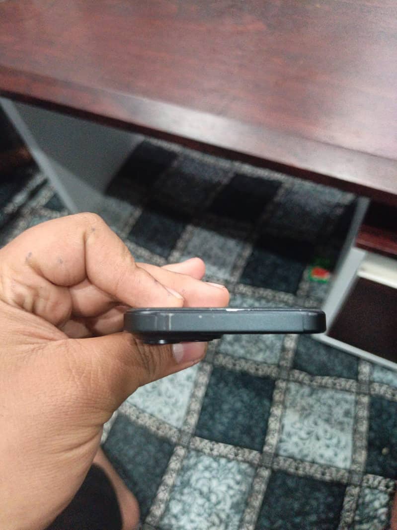 Apple iPhone 15 2