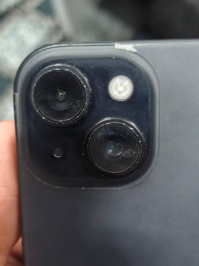 Apple iPhone 15 4