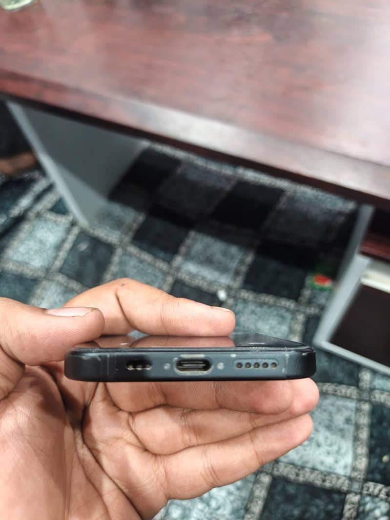 Apple iPhone 15 6