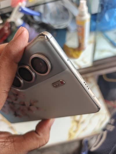 Tecno CAMON 40