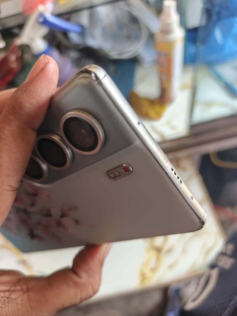 Tecno CAMON 40 0
