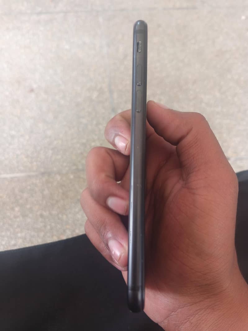 Apple iPhone 7 2