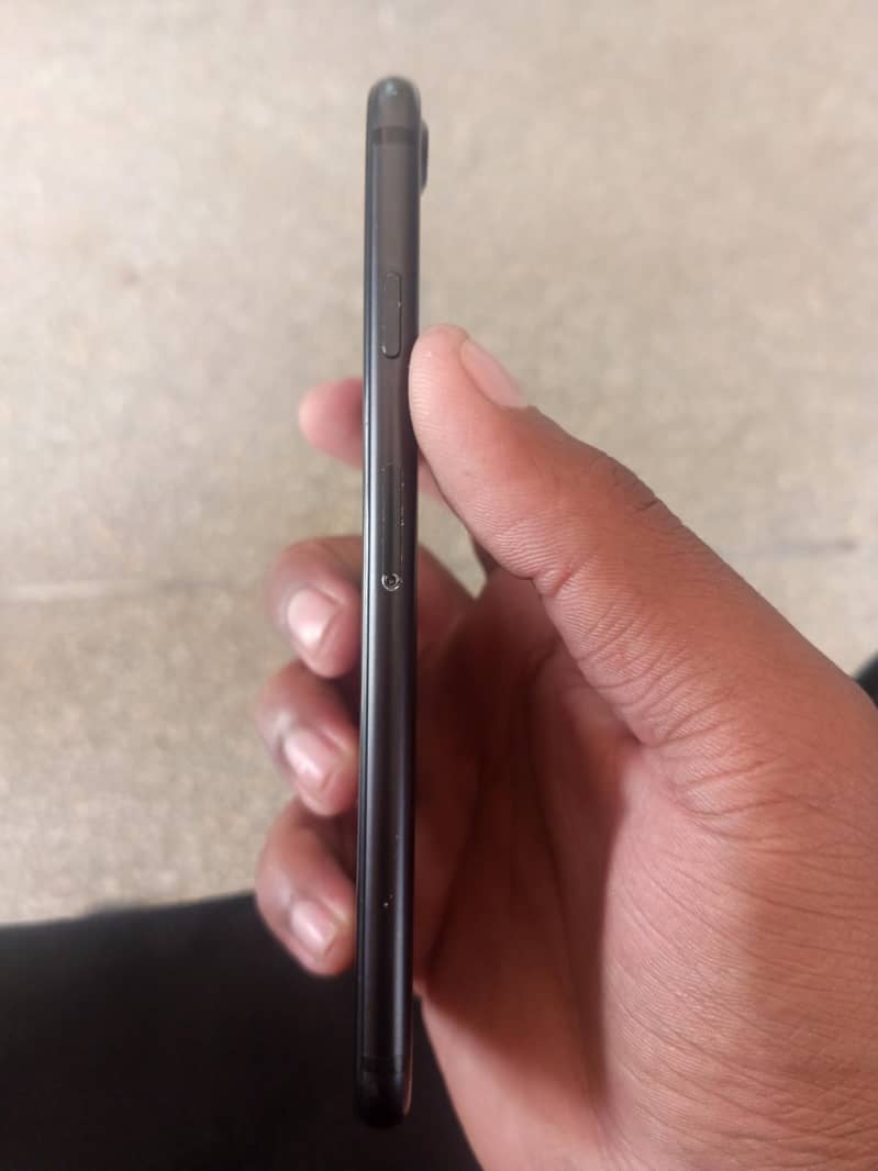 Apple iPhone 7 4