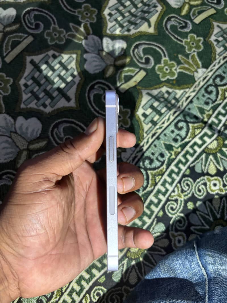 Apple iPhone 13 mini 4