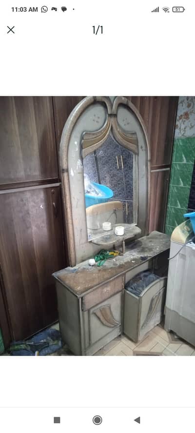 dressing table