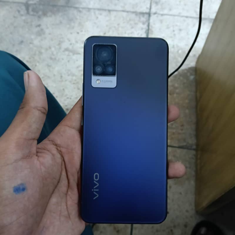 Vivo V21 1