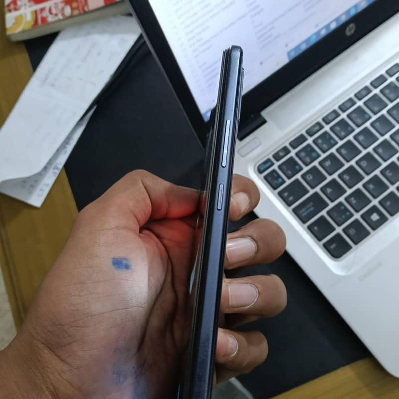 Vivo V21 6