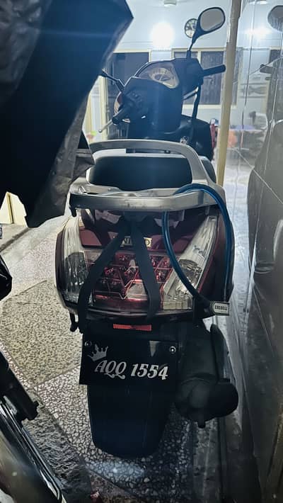 United 100cc scooty