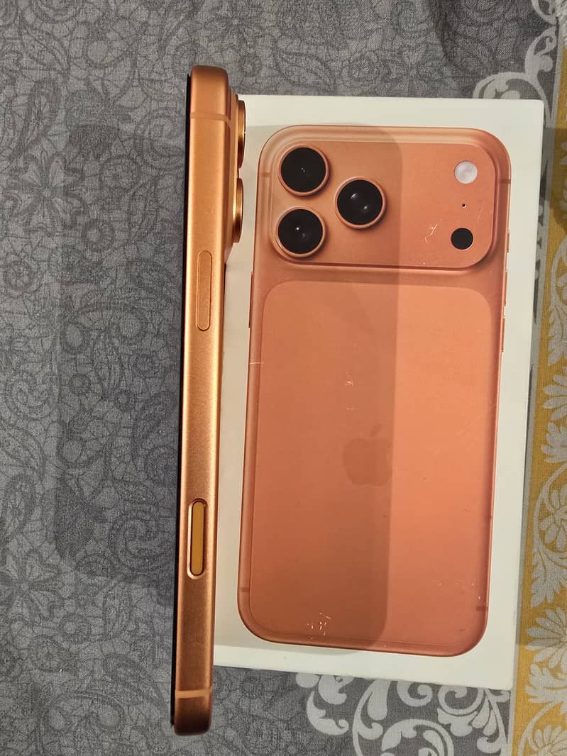 Apple iPhone 17 Pro Max 1
