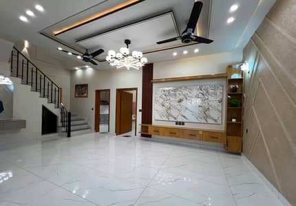 Affordable Facing Park House Available For rent In DHA Phase 1 - Sector M