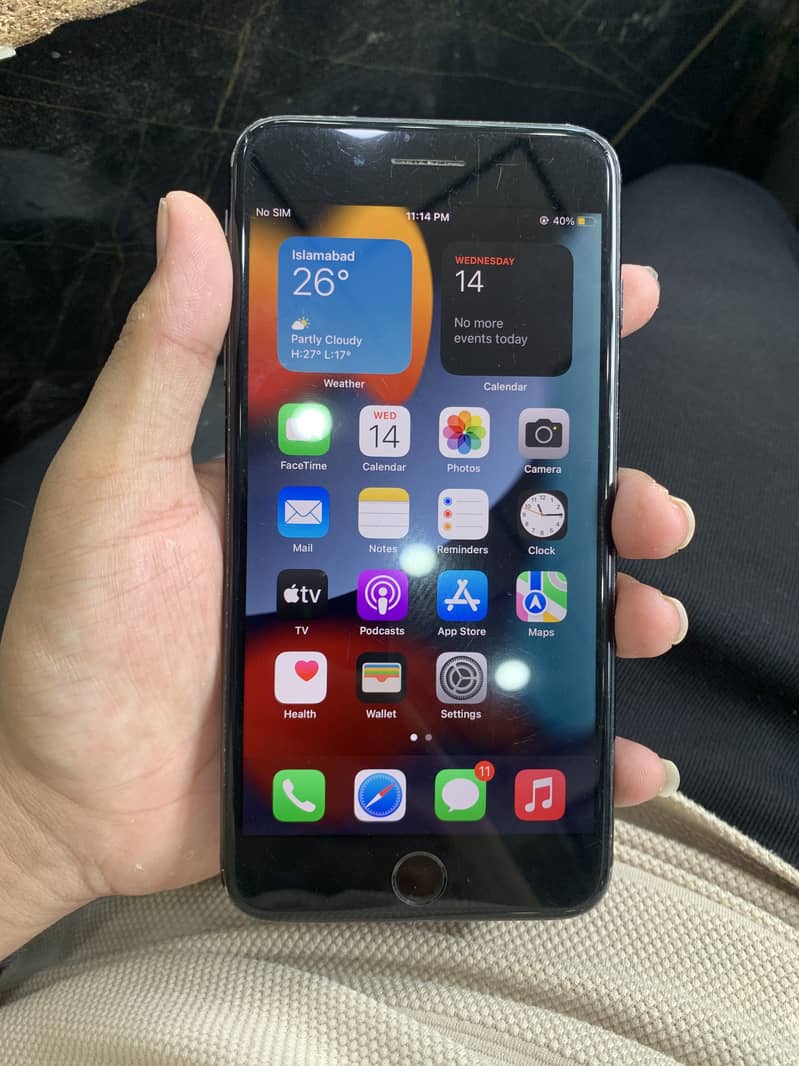 Apple iPhone 7 Plus 1