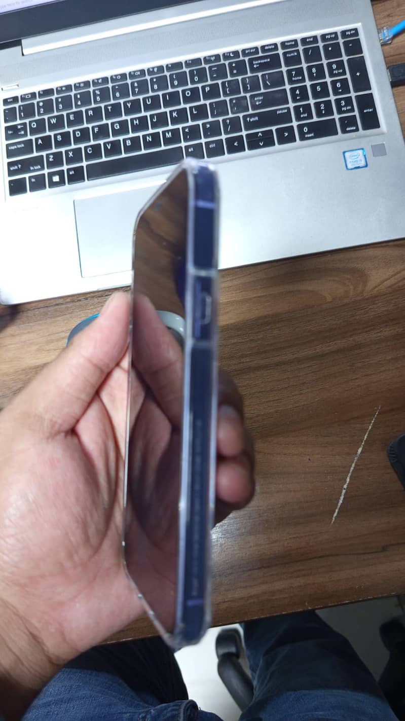 Apple iPhone 12 2