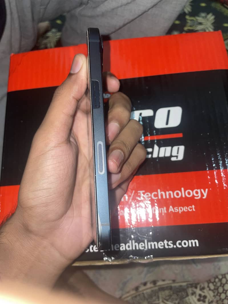 Apple iPhone 13 3
