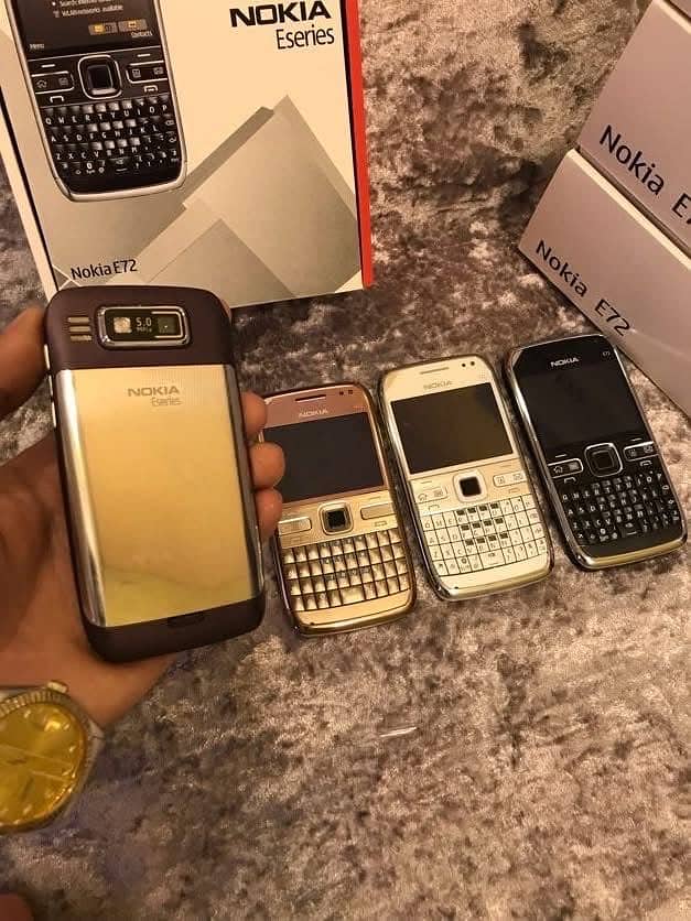 Nokia E72 5
