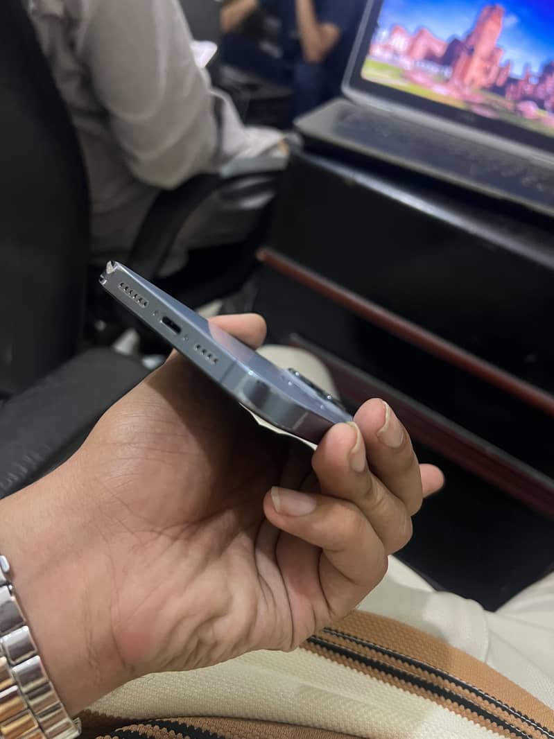 Apple iPhone 13 Pro Max 4