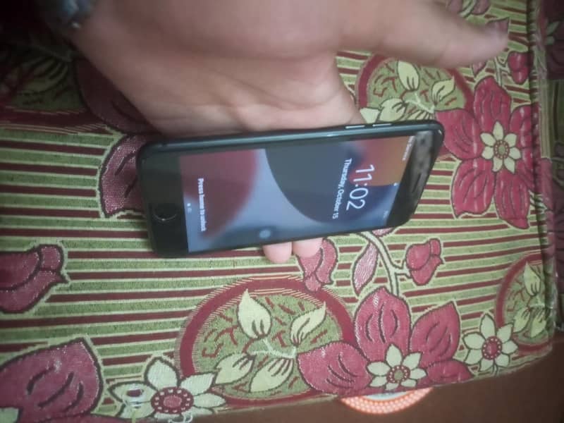Apple iPhone 7 1