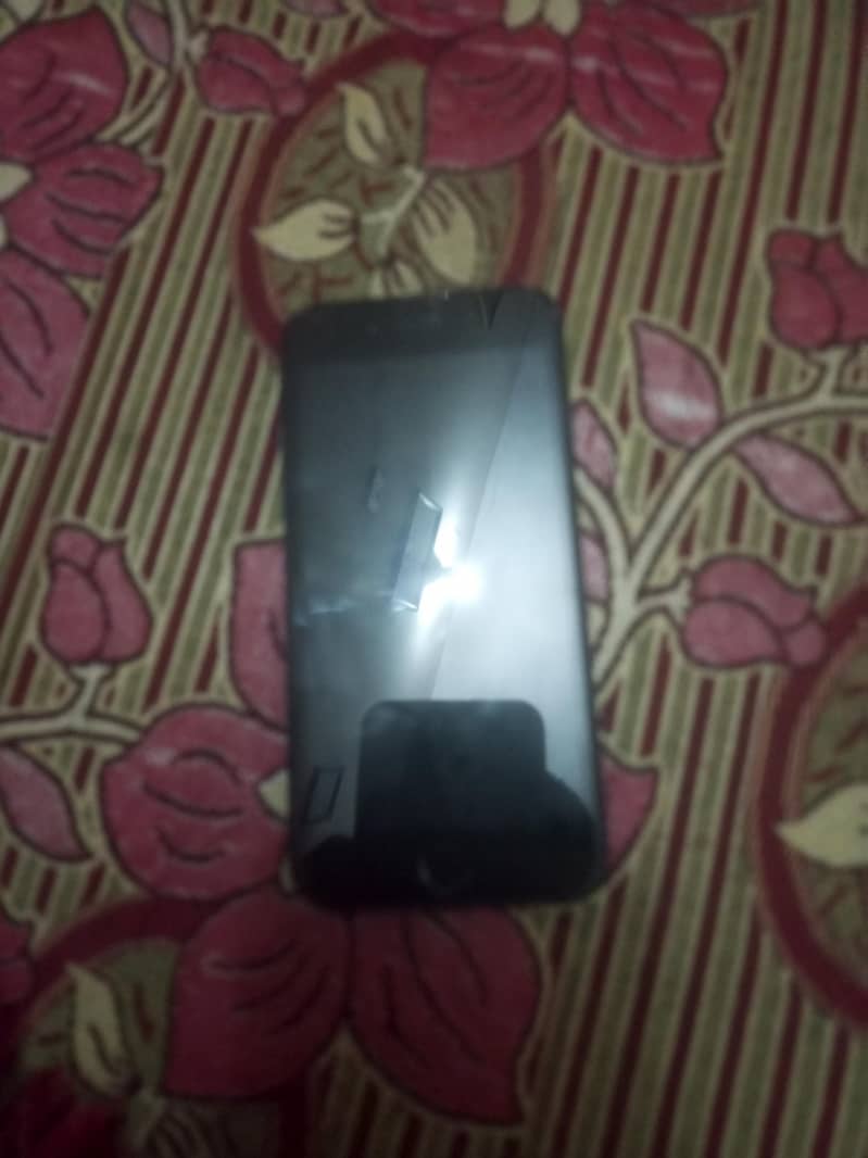 Apple iPhone 7 2