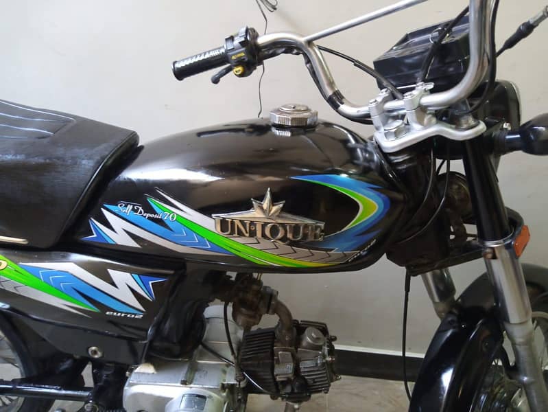 UNIQUE CD70 KARACHI 4