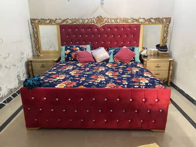 New dubble bed set side table dressing table and sofa