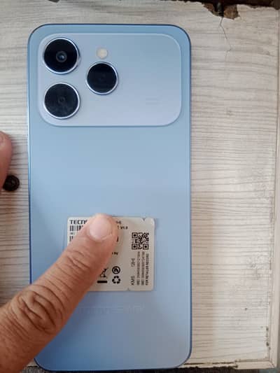 Tecno spark 40with box only urgent sale 6/128