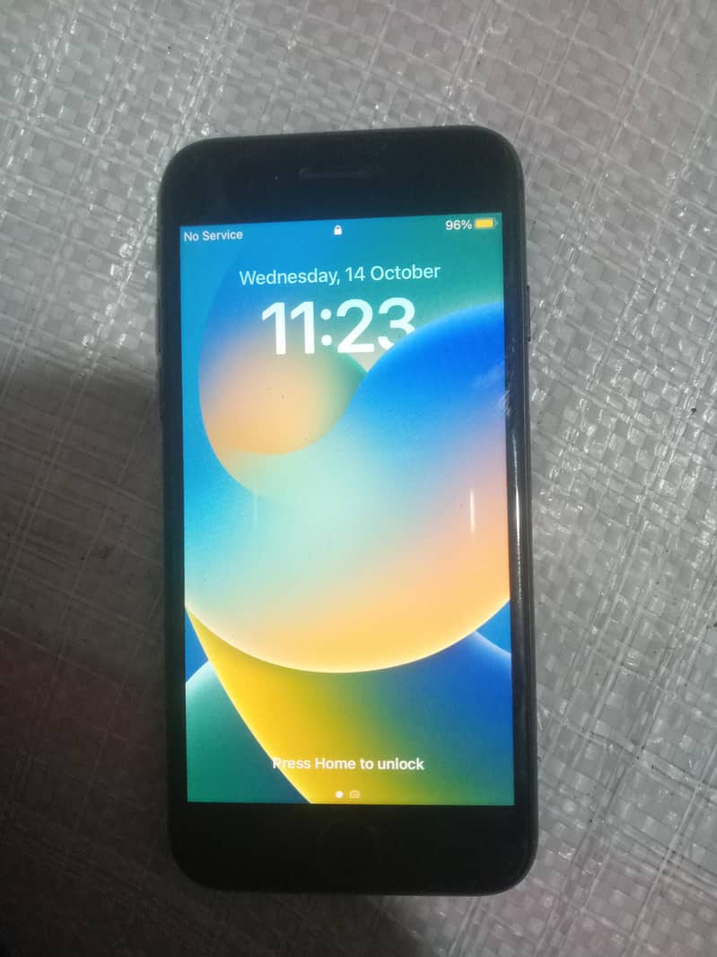 Apple iPhone 8 1
