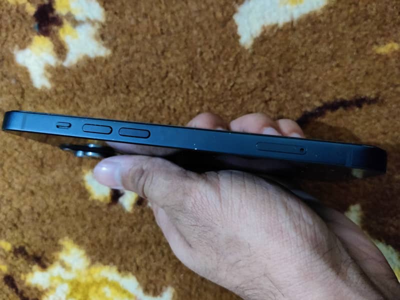 Apple iPhone 13 7