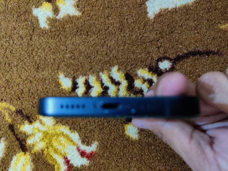 Apple iPhone 13 9