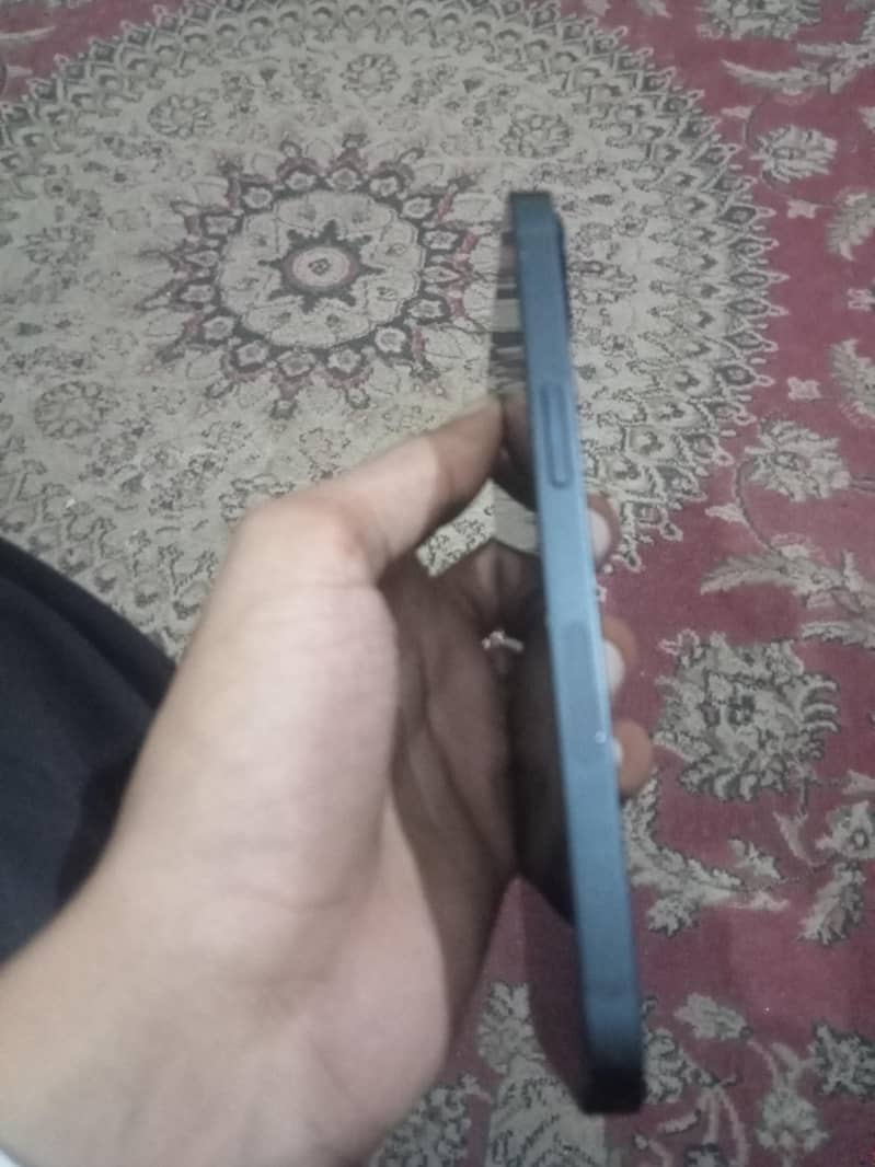 Apple iPhone 13 3