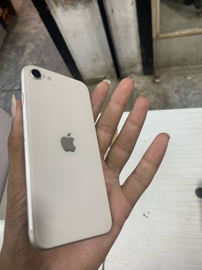 Apple iPhone SE