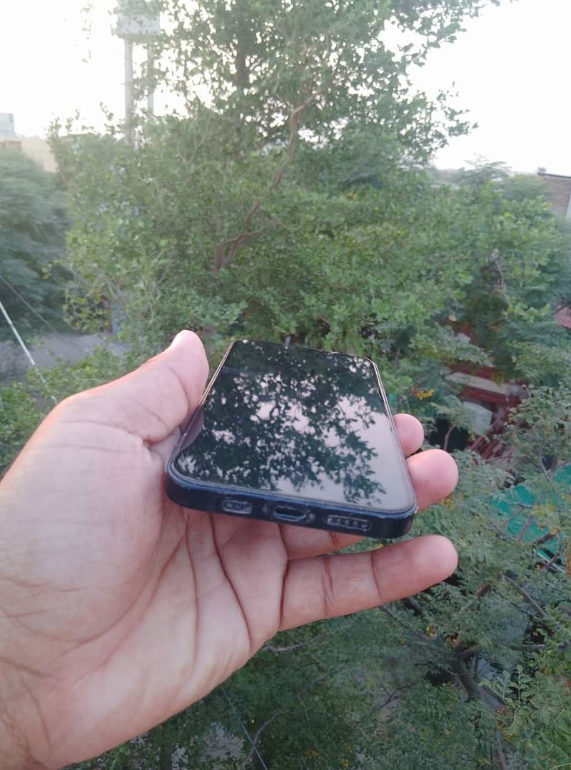 Apple iPhone 13 3