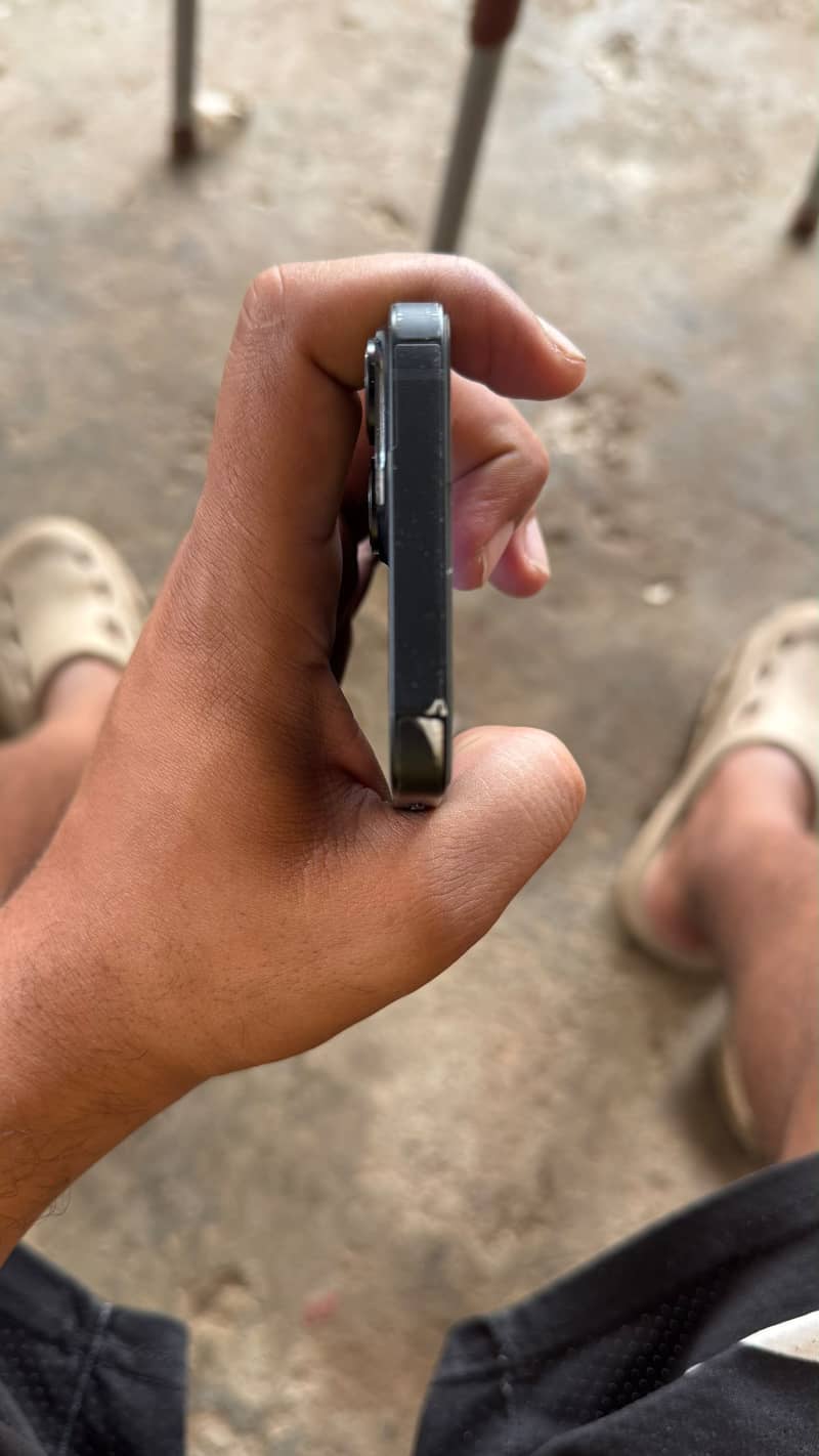 Apple iPhone 14 4