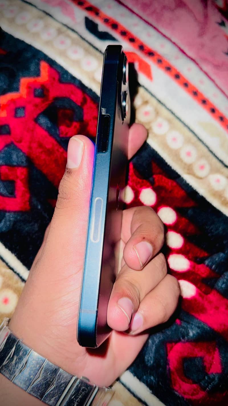 Apple iPhone 13 3