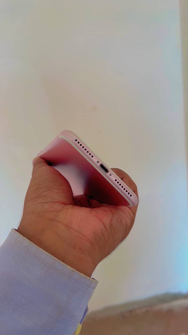 Apple iPhone 7 Plus 6