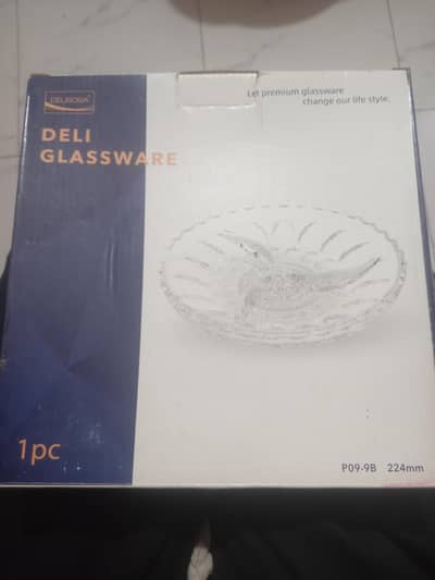 Delisoga 3 Section Glass Dry Fruit Platter / Snack Dish Brand New Box