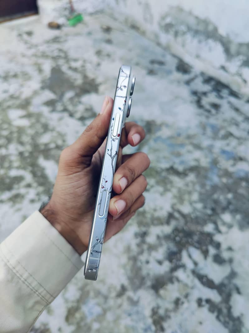 Apple iPhone 16 Pro Max 5