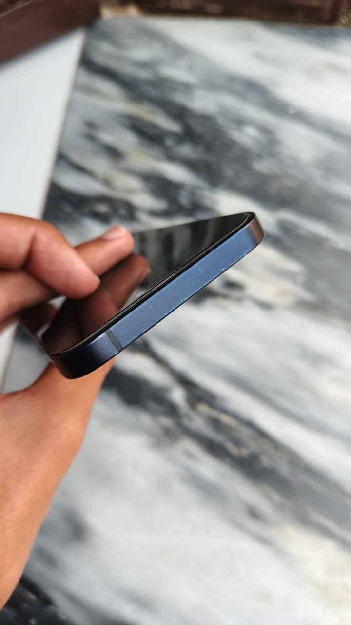 Apple iPhone 12 2
