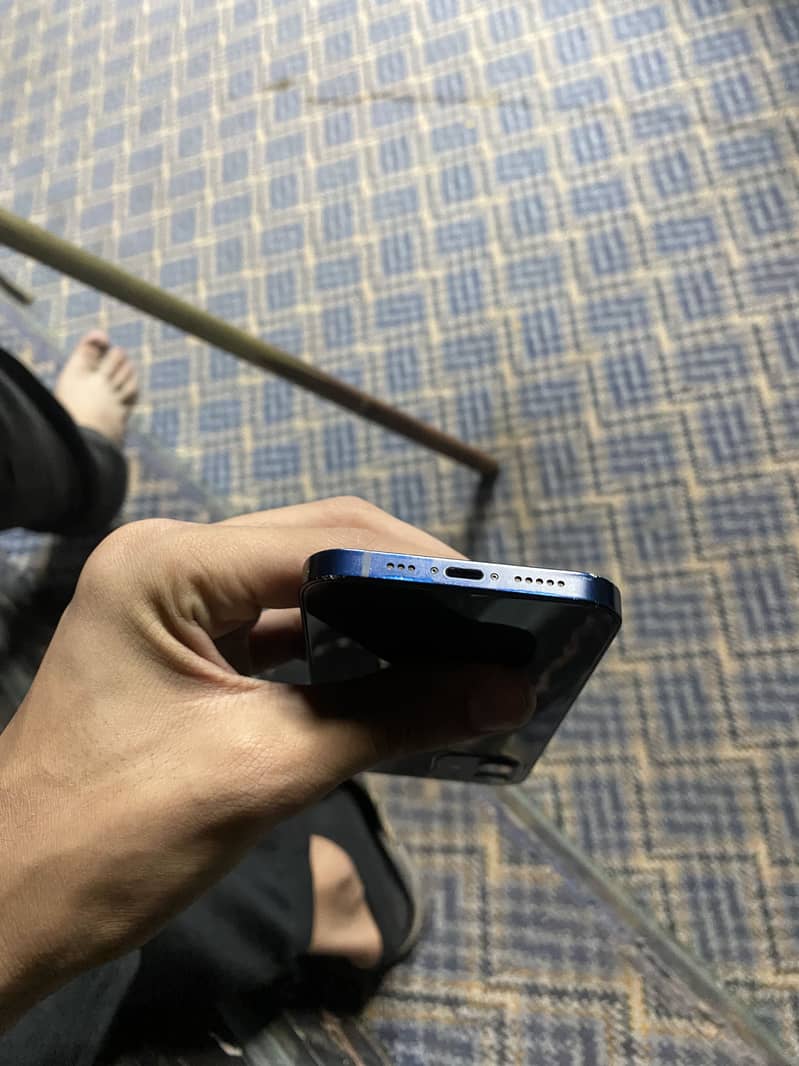 Apple iPhone 12 2