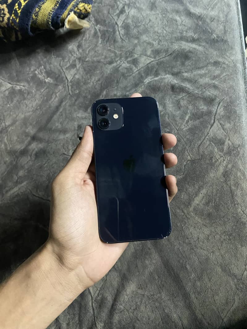 Apple iPhone 12 3