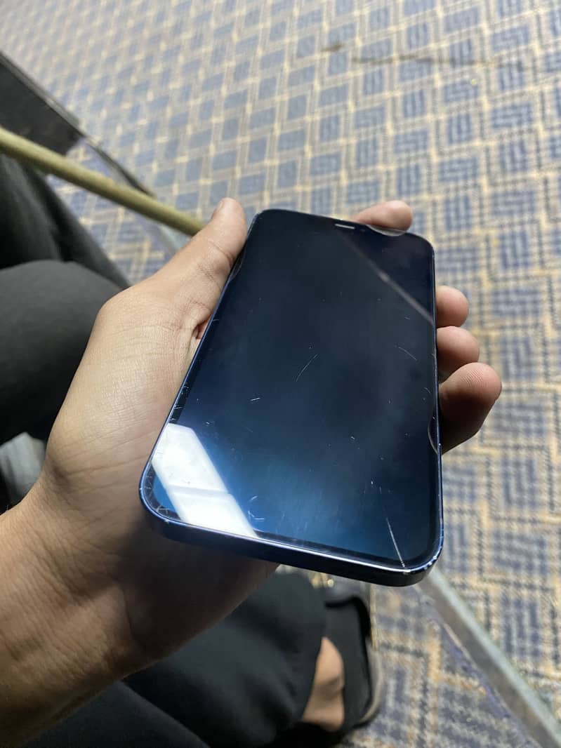 Apple iPhone 12 6