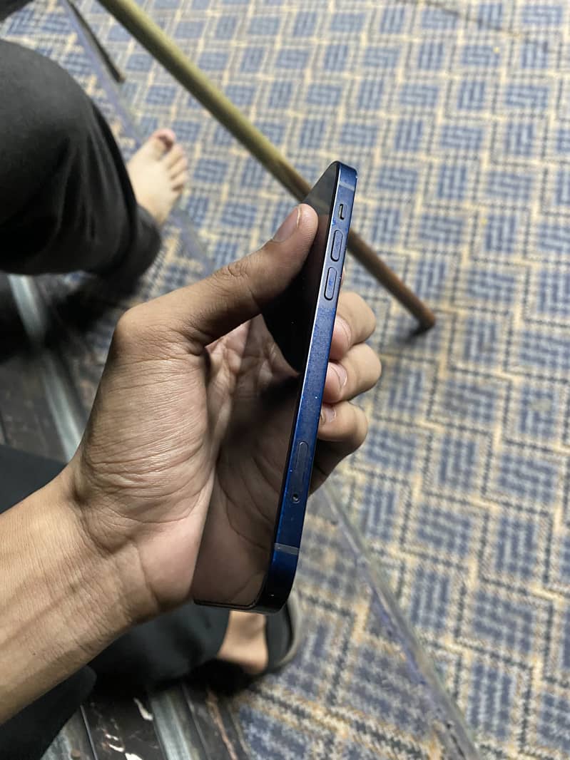Apple iPhone 12 8