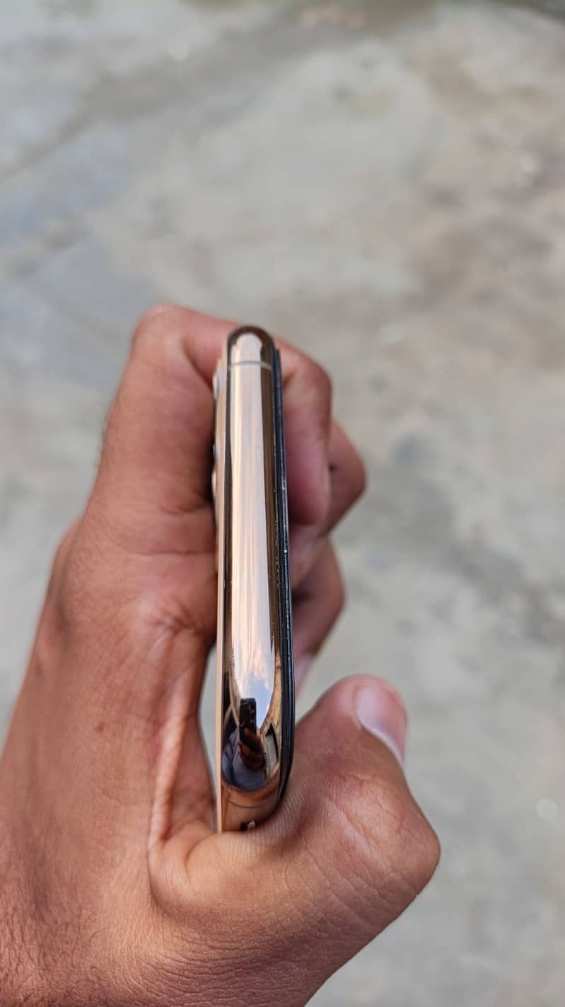 Apple iPhone 11 Pro 3